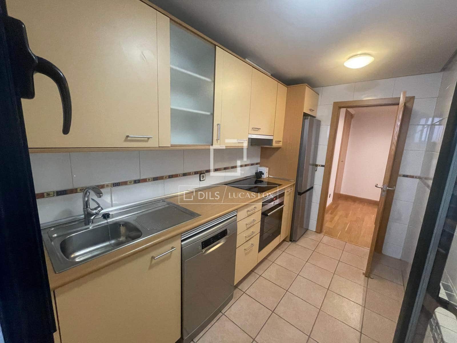 2 bedroom Apartment for rent in Madrid city with pool garage - € 2,250 (Ref: 9973584)