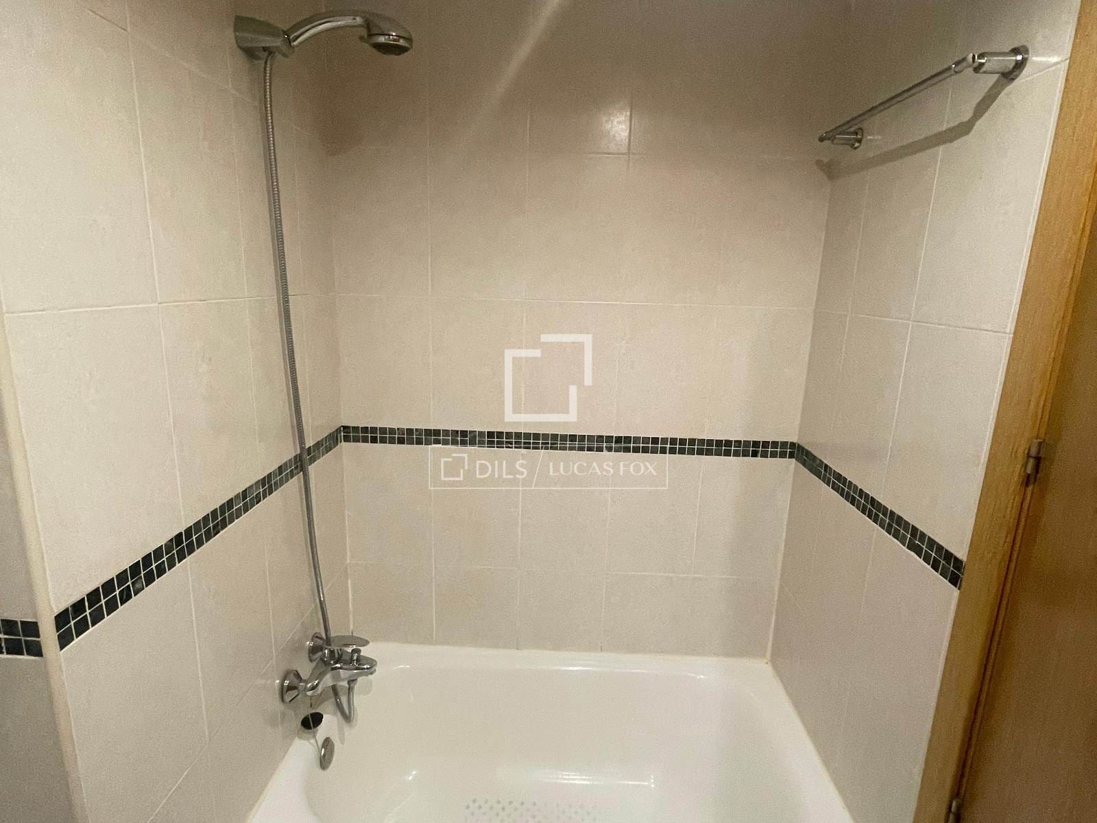 2 bedroom Apartment for rent in Madrid city with pool garage - € 2,250 (Ref: 9973584)