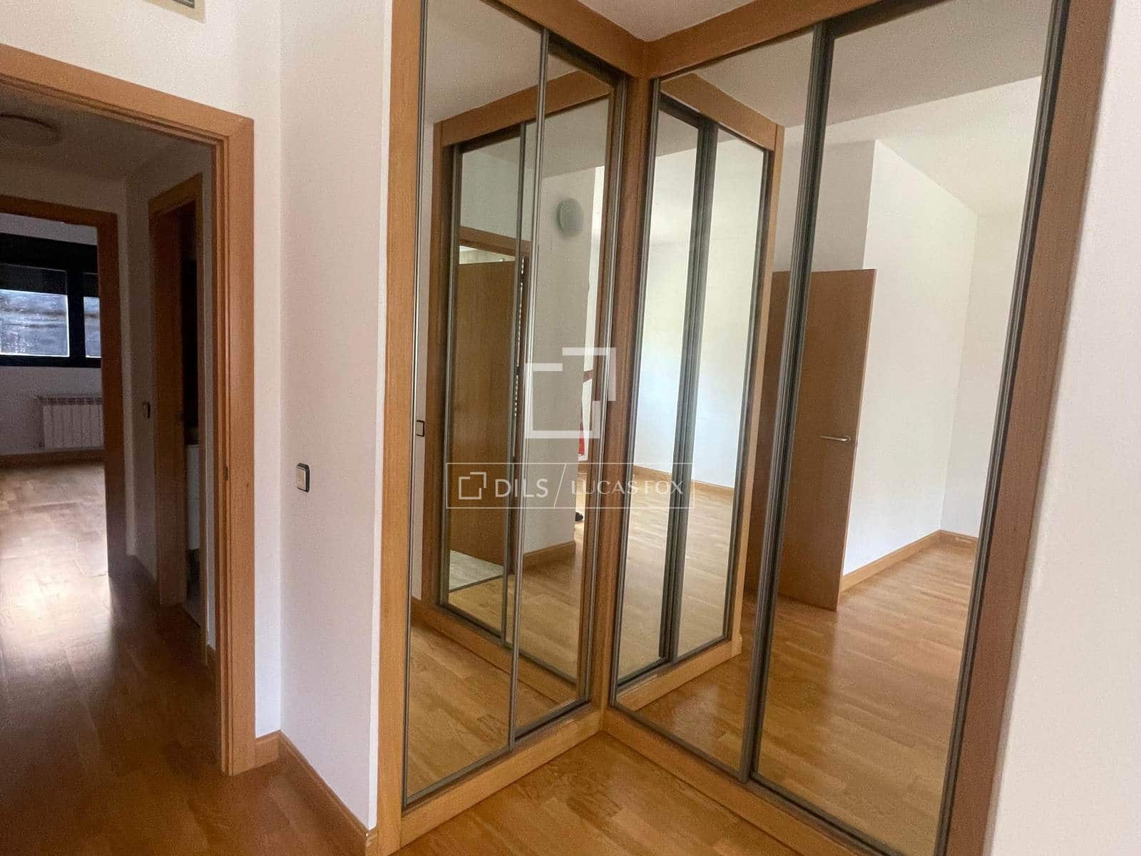 2 bedroom Apartment for rent in Madrid city with pool garage - € 2,250 (Ref: 9973584)