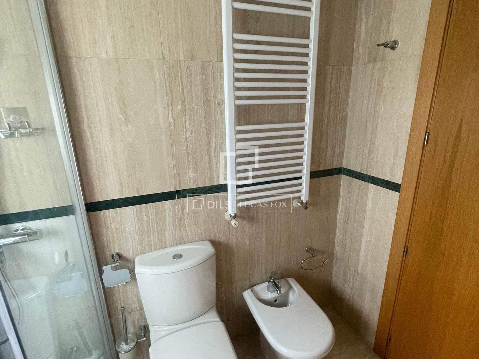 2 bedroom Apartment for rent in Madrid city with pool garage - € 2,250 (Ref: 9973584)