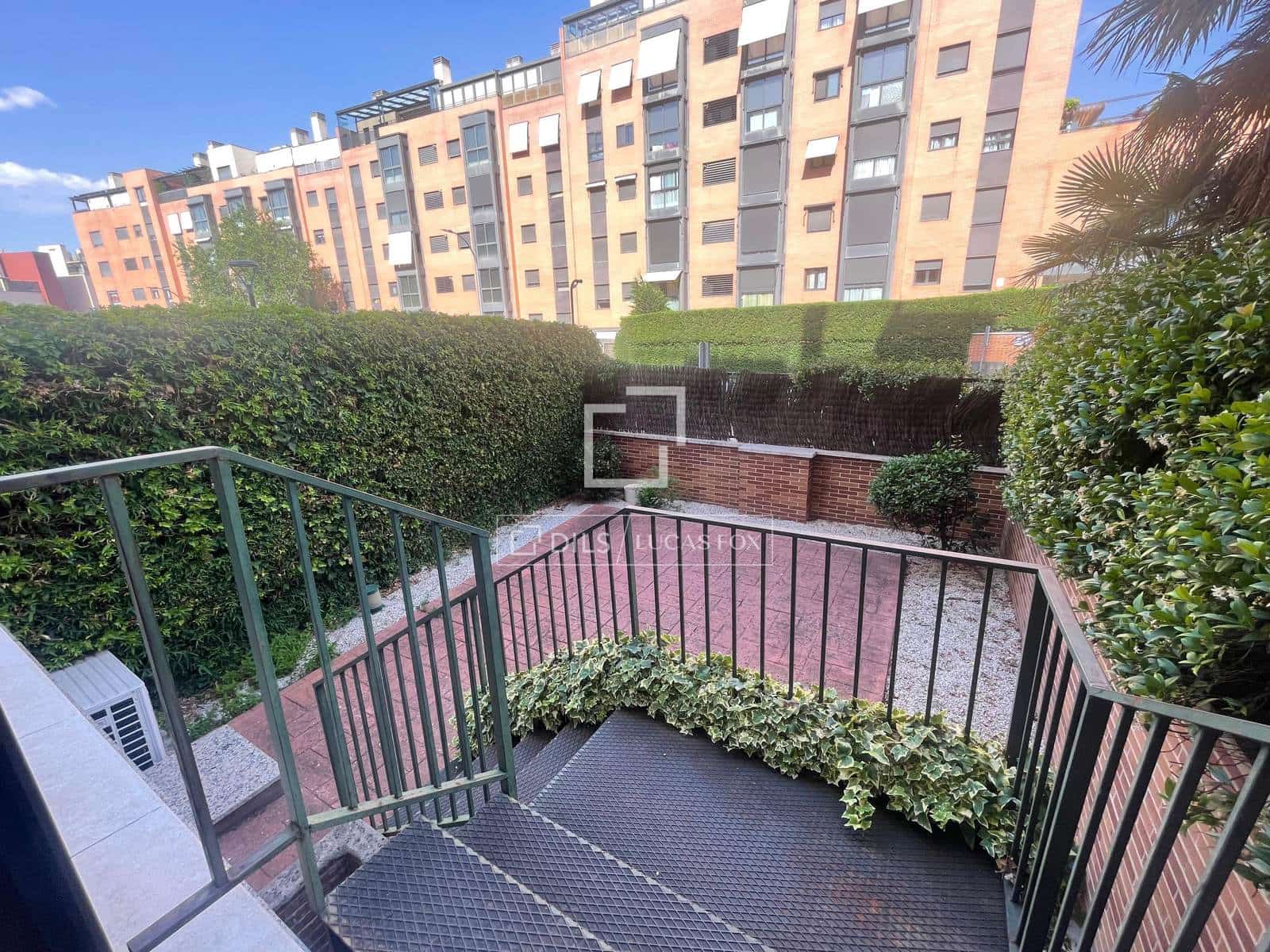 2 bedroom Apartment for rent in Madrid city with pool garage - € 2,250 (Ref: 9973584)