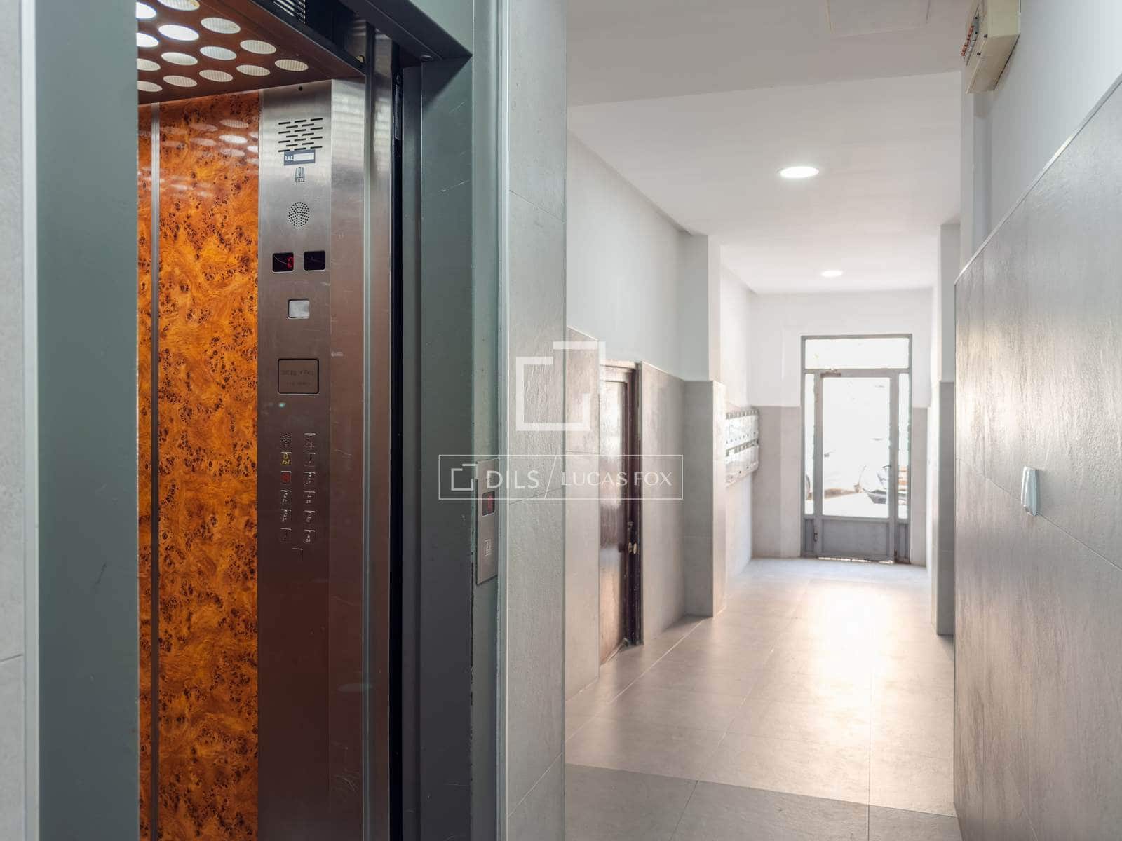 2 quarto Penthouse para arrendar em Valencia cidade - 1 500 € (Ref: 9973803)