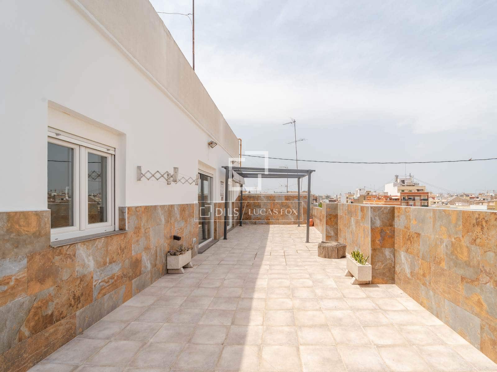 2 quarto Penthouse para arrendar em Valencia cidade - 1 500 € (Ref: 9973803)