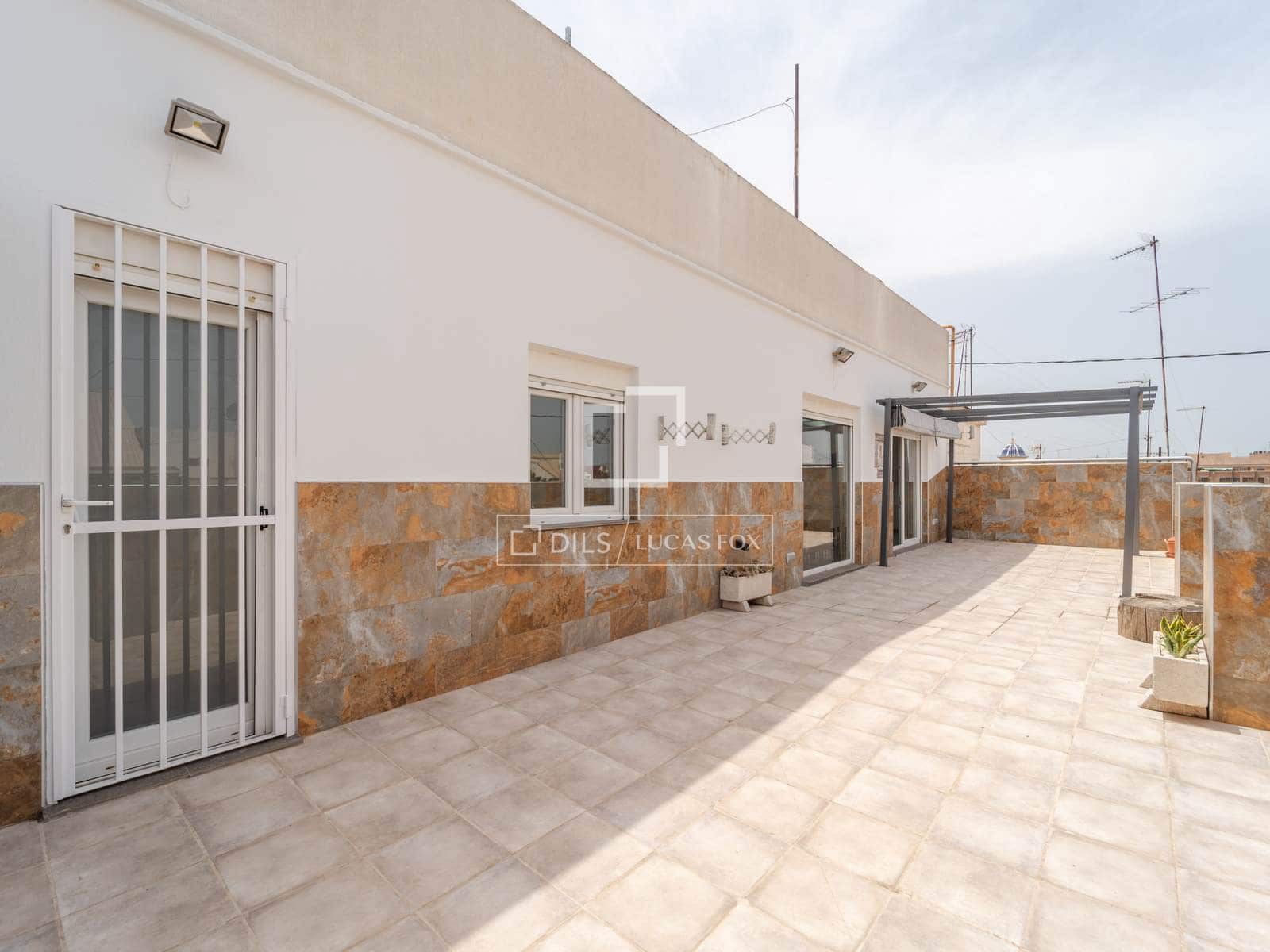 2 quarto Penthouse para arrendar em Valencia cidade - 1 500 € (Ref: 9973803)