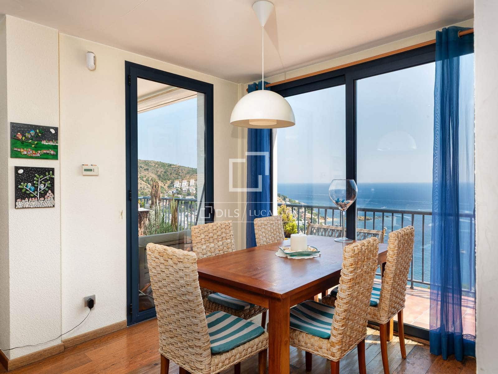 3 bedroom Villa for sale in Roses with pool garage - € 980,000 (Ref: 9973967)