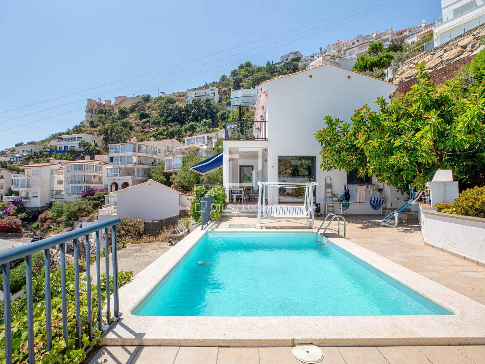 3 bedroom Villa for sale in Roses with pool garage - € 980,000 (Ref: 9973967)
