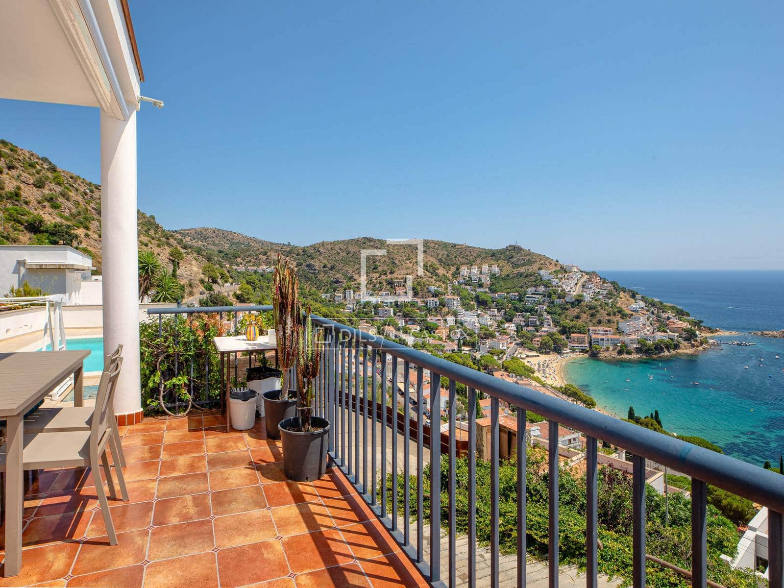 3 bedroom Villa for sale in Roses with pool garage - € 980,000 (Ref: 9973967)