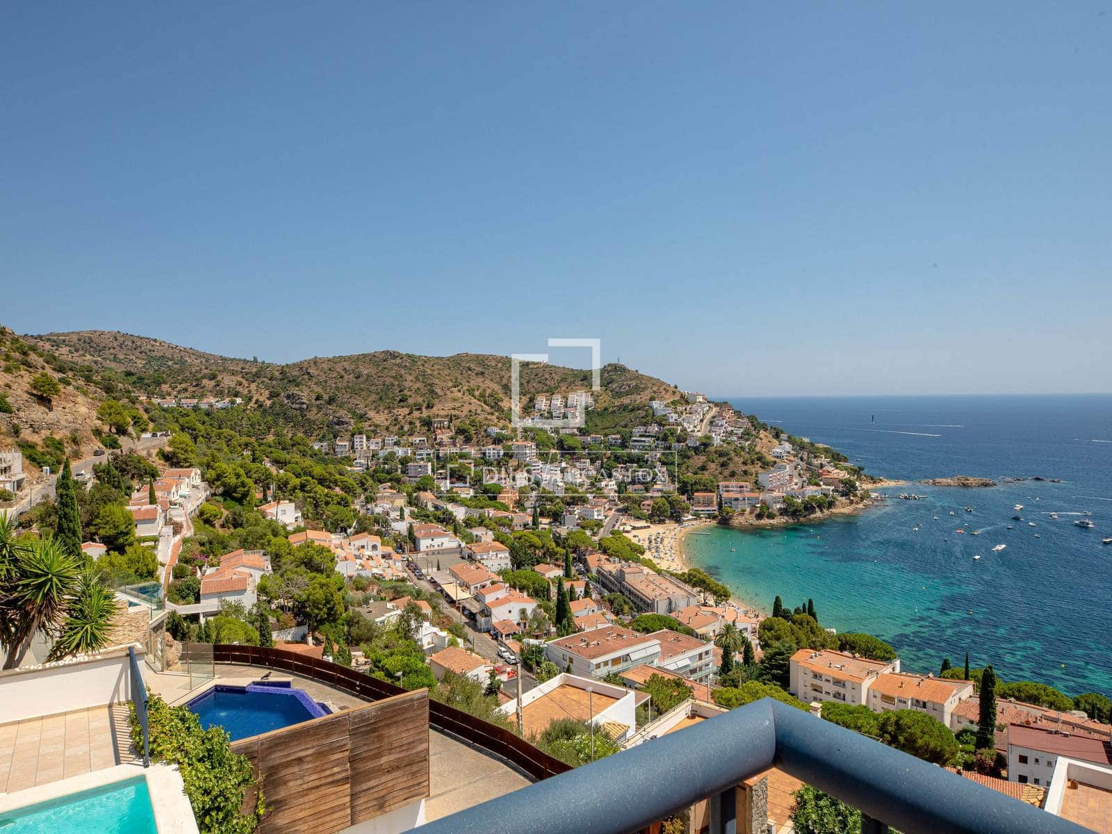 3 bedroom Villa for sale in Roses with pool garage - € 980,000 (Ref: 9973967)