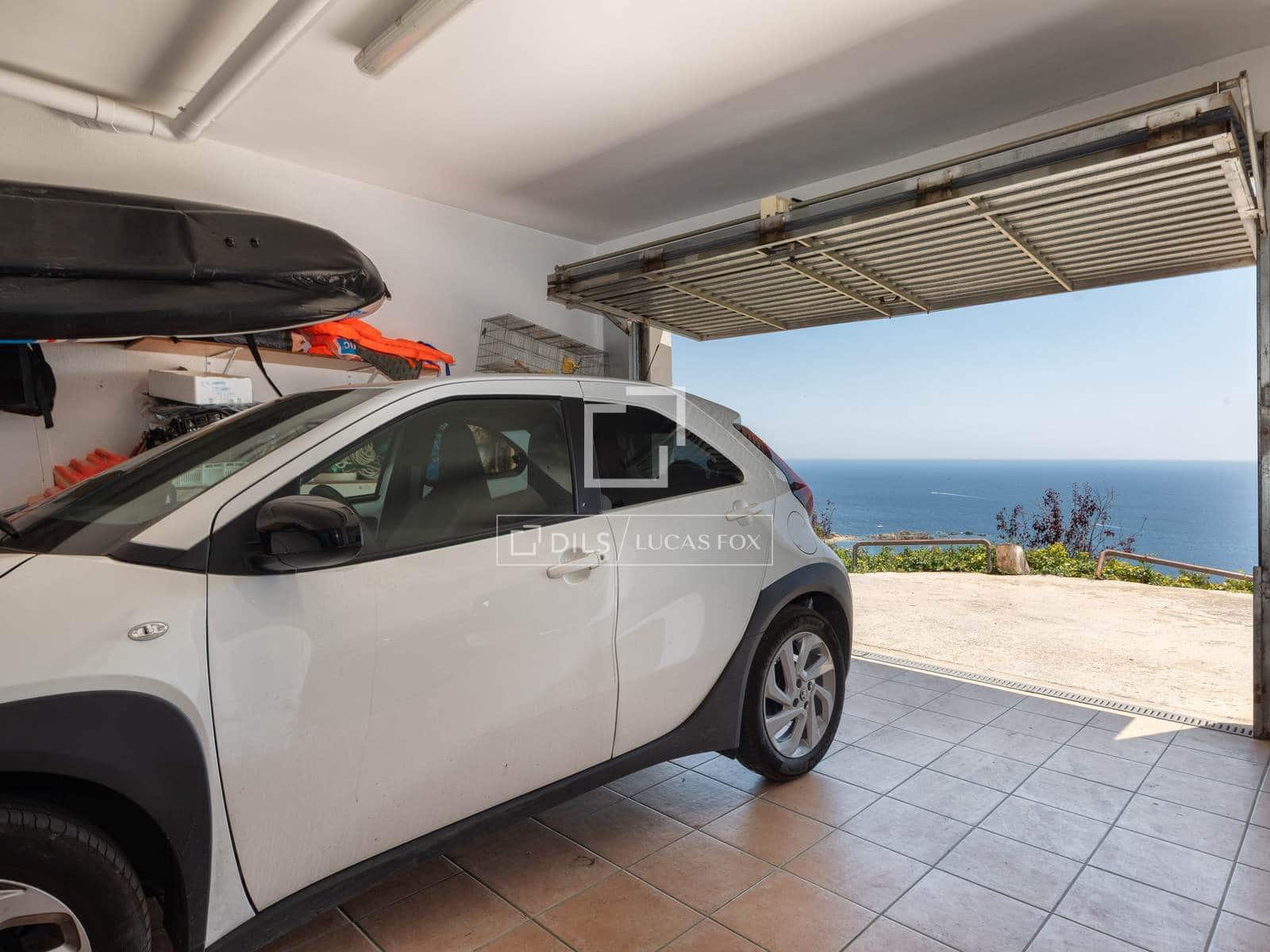 3 bedroom Villa for sale in Roses with pool garage - € 980,000 (Ref: 9973967)