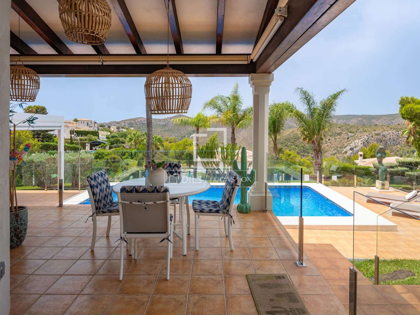 4 soverom Villa til salgs i Javea / Xabia med svømmebasseng garasje - € 925 000 (Ref: 9974270)