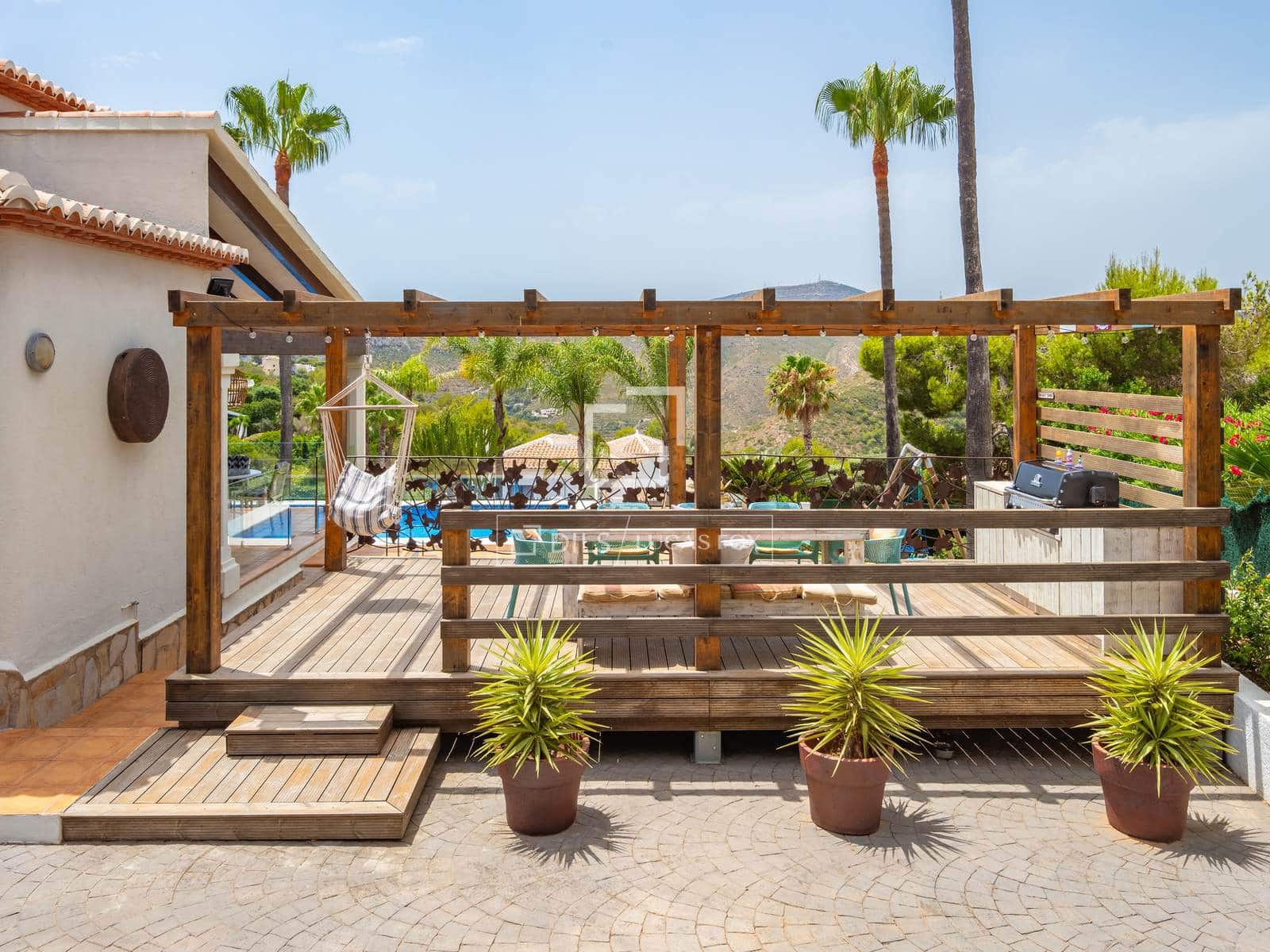 4 soverom Villa til salgs i Javea / Xabia med svømmebasseng garasje - € 925 000 (Ref: 9974270)