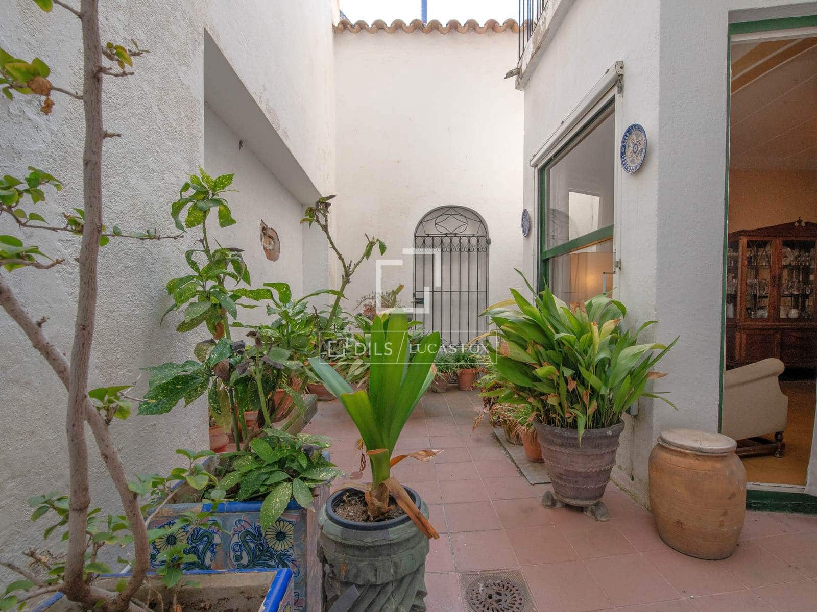 4 slaapkamer Villa te koop in Sant Feliu de Guixols - € 399.000 (Ref: 9974271)