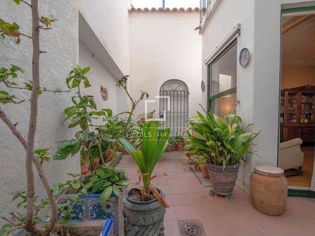 4 soveværelse Villa til salg i Sant Feliu de Guíxols - € 399.000 (Ref: 9974271)