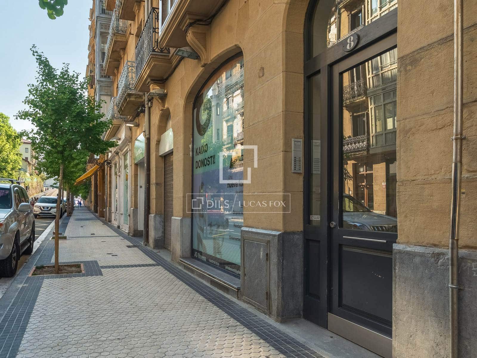 2 bedroom Apartment for sale in Donostia-San Sebastian - € 726,000 (Ref: 9974272)