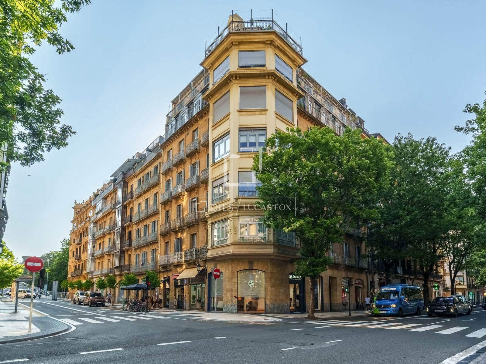 2 bedroom Apartment for sale in Donostia-San Sebastian - € 726,000 (Ref: 9974272)