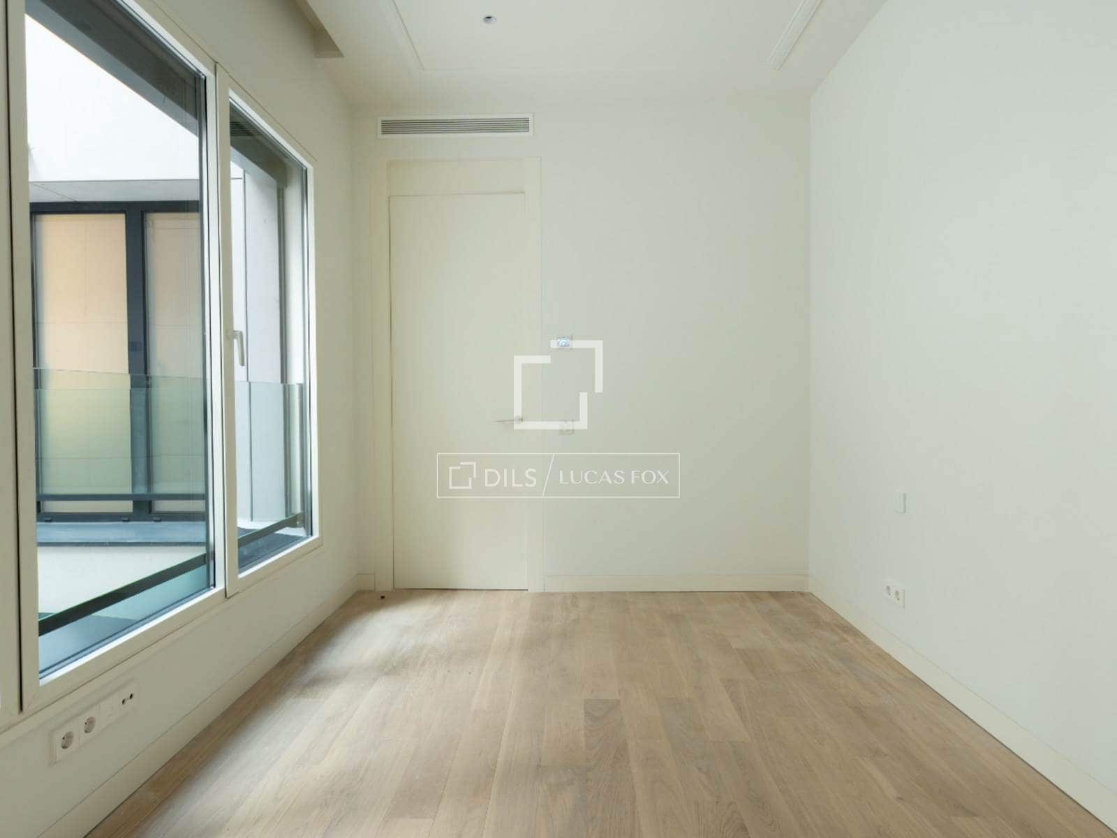 3 soverom Leilighet til salgs i Madrid by med svømmebasseng - € 3 785 000 (Ref: 9974368)