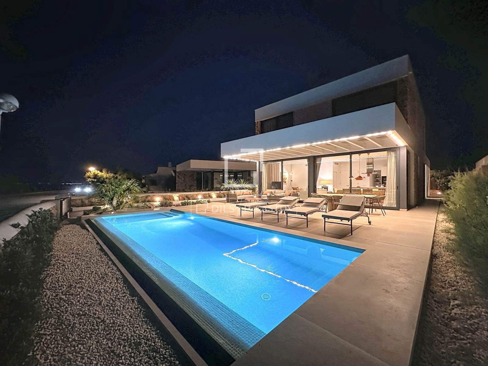 4 camera da letto Villa da affittare in Ciutadella de Menorca con piscina garage - 35.000 € (Rif: 9974369)