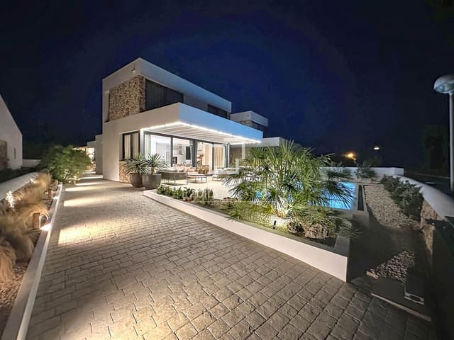 4 sypialnia Willa do wynajęcia w Ciutadella de Menorca z basenem garażem - 35 000 € (Ref: 9974369)