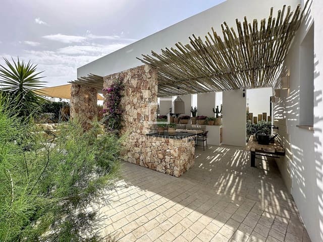 4 sypialnia Willa do wynajęcia w Ciutadella de Menorca z basenem garażem - 35 000 € (Ref: 9974369)