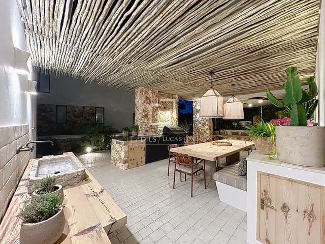 4 sypialnia Willa do wynajęcia w Ciutadella de Menorca z basenem garażem - 35 000 € (Ref: 9974369)