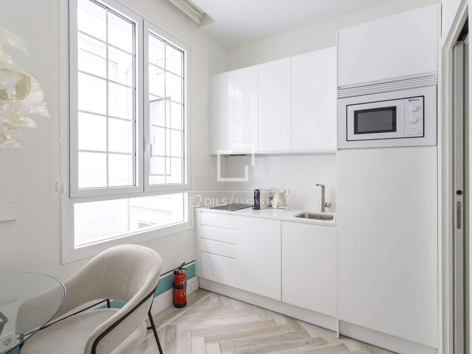 1 slaapkamer Appartement te huur in Madrid stad - € 1.350 (Ref: 9975805)
