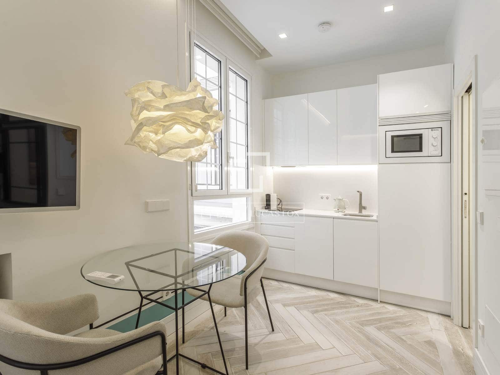 1 slaapkamer Appartement te huur in Madrid stad - € 1.350 (Ref: 9975805)