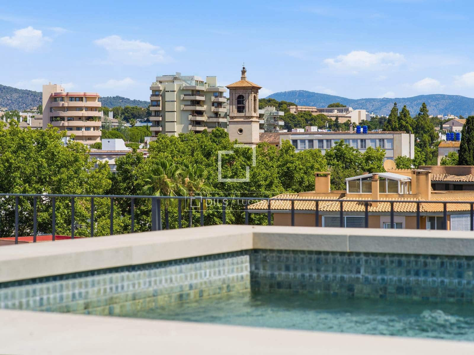 2 bedroom Apartment for sale in Palma de Mallorca with pool garage - € 785,000 (Ref: 9975902)