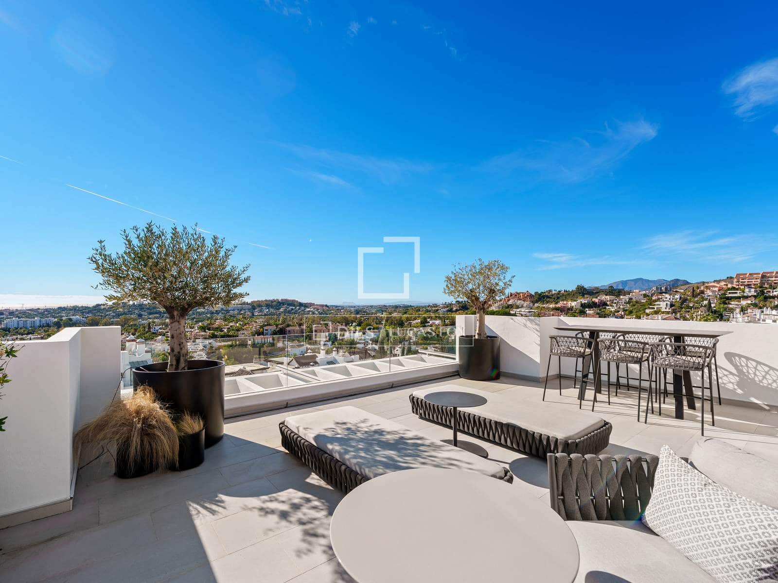 3 soverom Penthouse til salgs i Marbella med svømmebasseng garasje - € 2 895 000 (Ref: 9975903)
