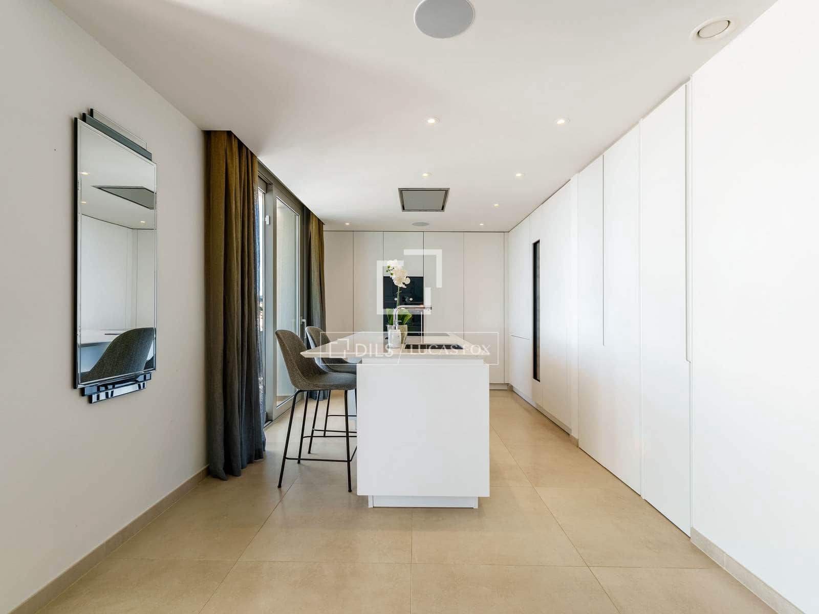 3 soverom Penthouse til salgs i Marbella med svømmebasseng garasje - € 2 895 000 (Ref: 9975903)