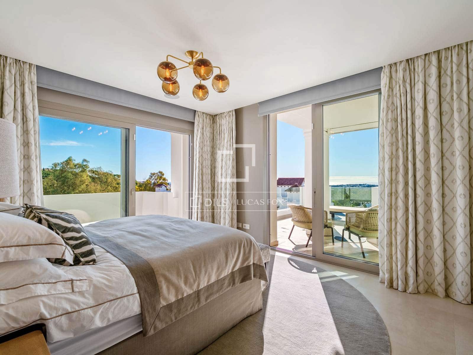 3 soverom Penthouse til salgs i Marbella med svømmebasseng garasje - € 2 895 000 (Ref: 9975903)