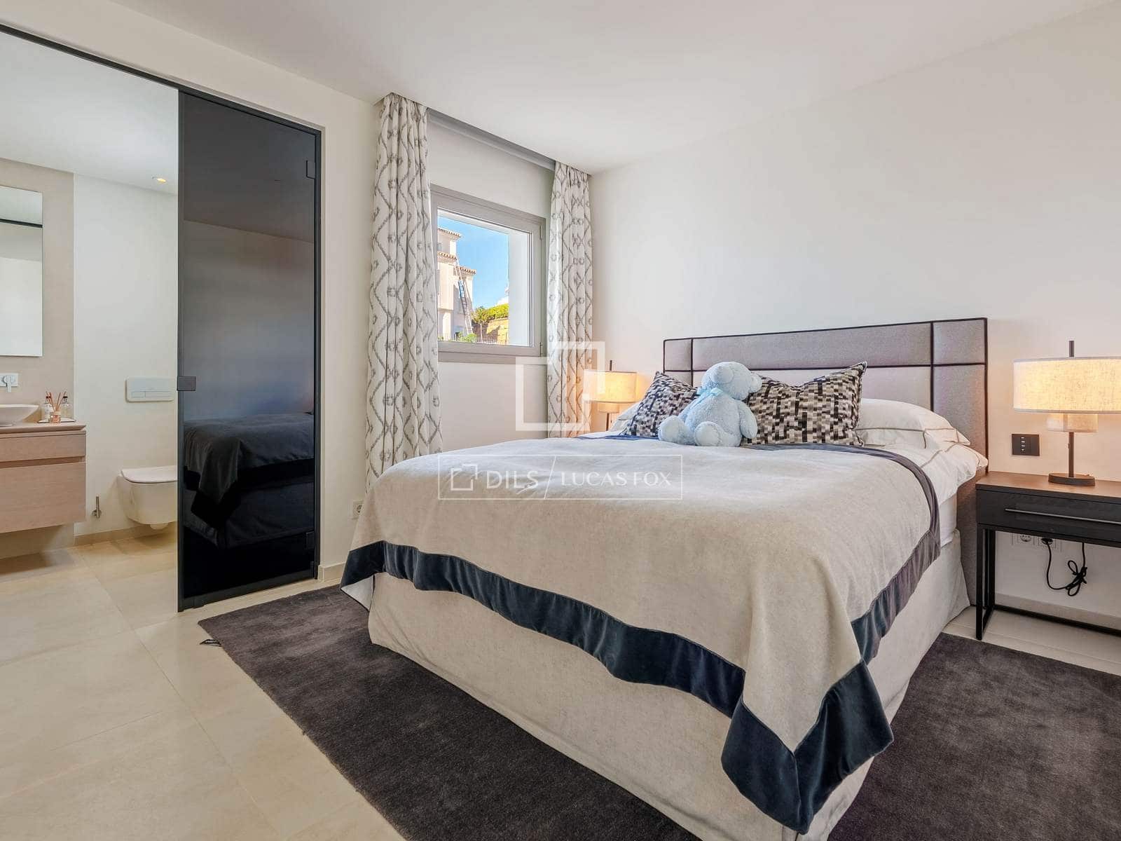 3 soverom Penthouse til salgs i Marbella med svømmebasseng garasje - € 2 895 000 (Ref: 9975903)