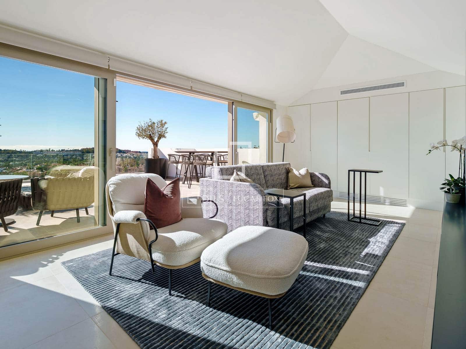 3 soverom Penthouse til salgs i Marbella med svømmebasseng garasje - € 2 895 000 (Ref: 9975903)