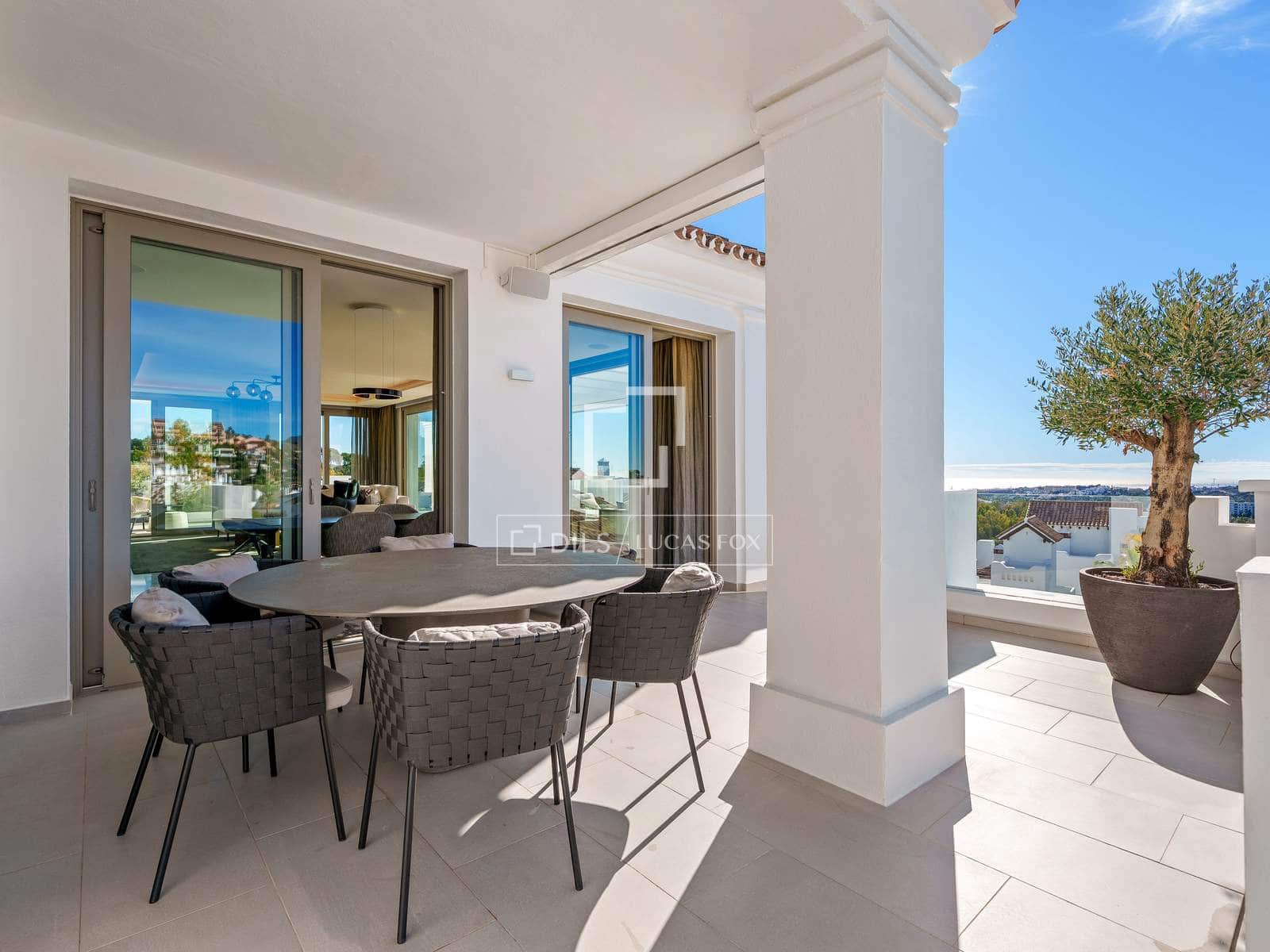 3 soverom Penthouse til salgs i Marbella med svømmebasseng garasje - € 2 895 000 (Ref: 9975903)