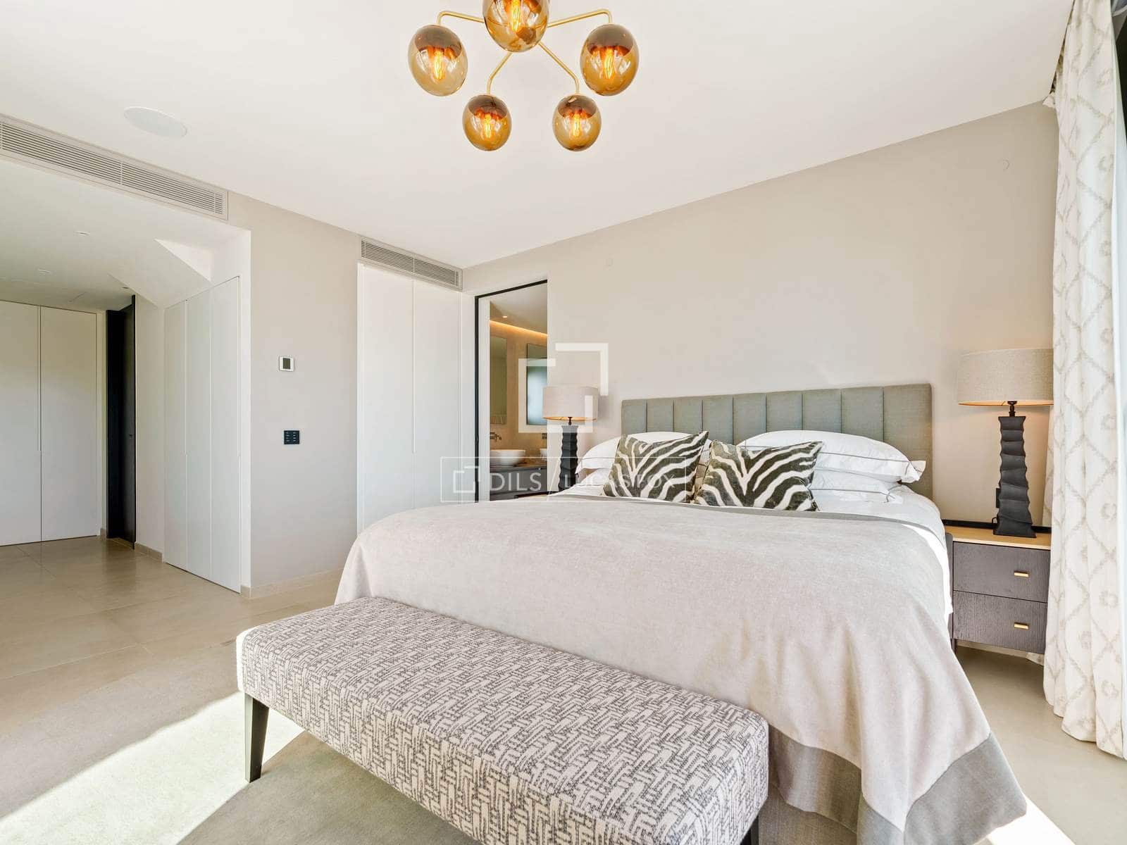 3 soverom Penthouse til salgs i Marbella med svømmebasseng garasje - € 2 895 000 (Ref: 9975903)