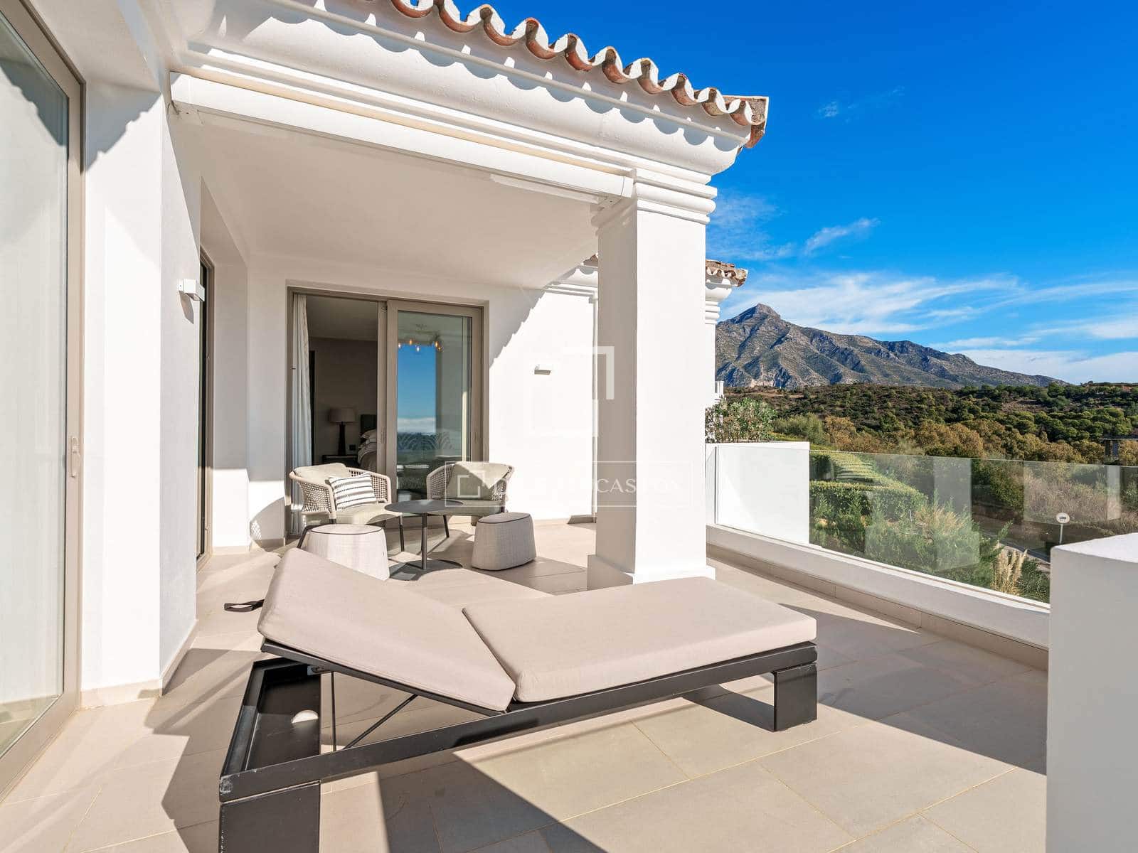 3 soverom Penthouse til salgs i Marbella med svømmebasseng garasje - € 2 895 000 (Ref: 9975903)