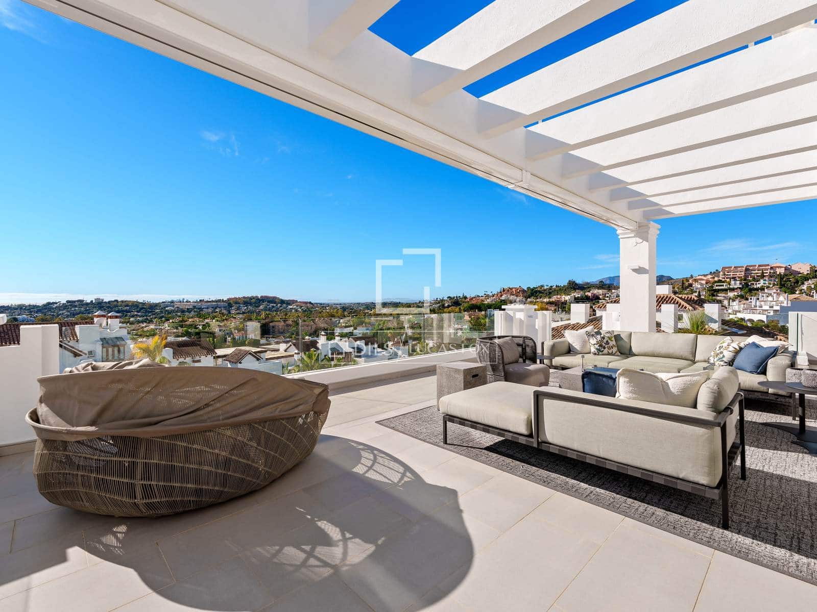 3 soverom Penthouse til salgs i Marbella med svømmebasseng garasje - € 2 895 000 (Ref: 9975903)
