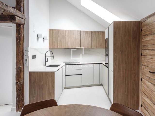 2 sovrum Lägenhet att hyra i Madrid stad - 2 600 € (Ref: 9975914)