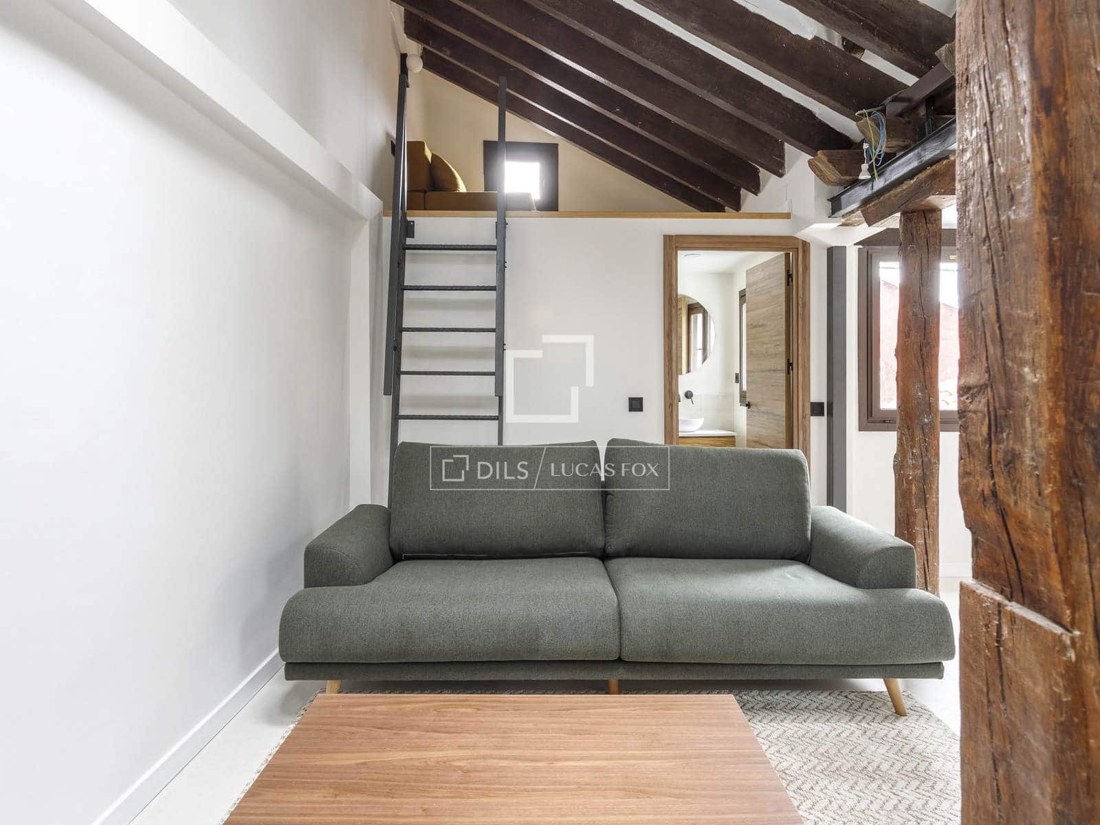 2 slaapkamer Appartement te huur in Madrid stad - € 2.600 (Ref: 9975914)
