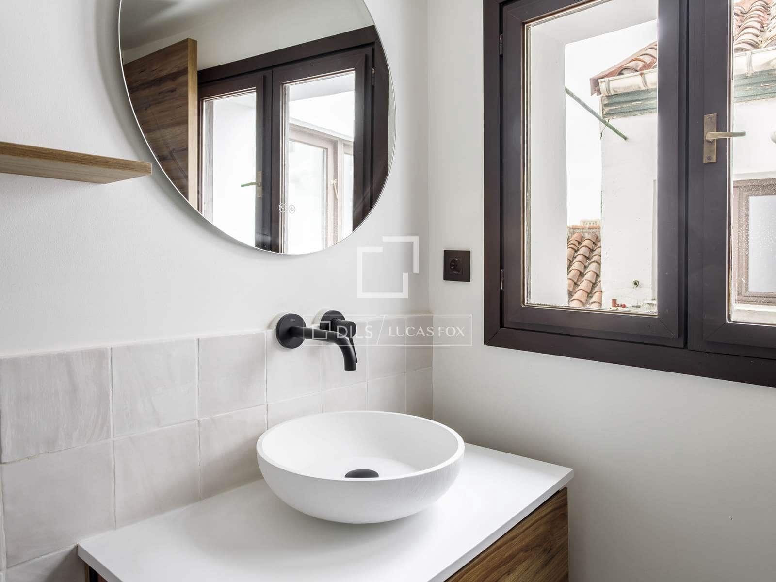 2 slaapkamer Appartement te huur in Madrid stad - € 2.600 (Ref: 9975914)