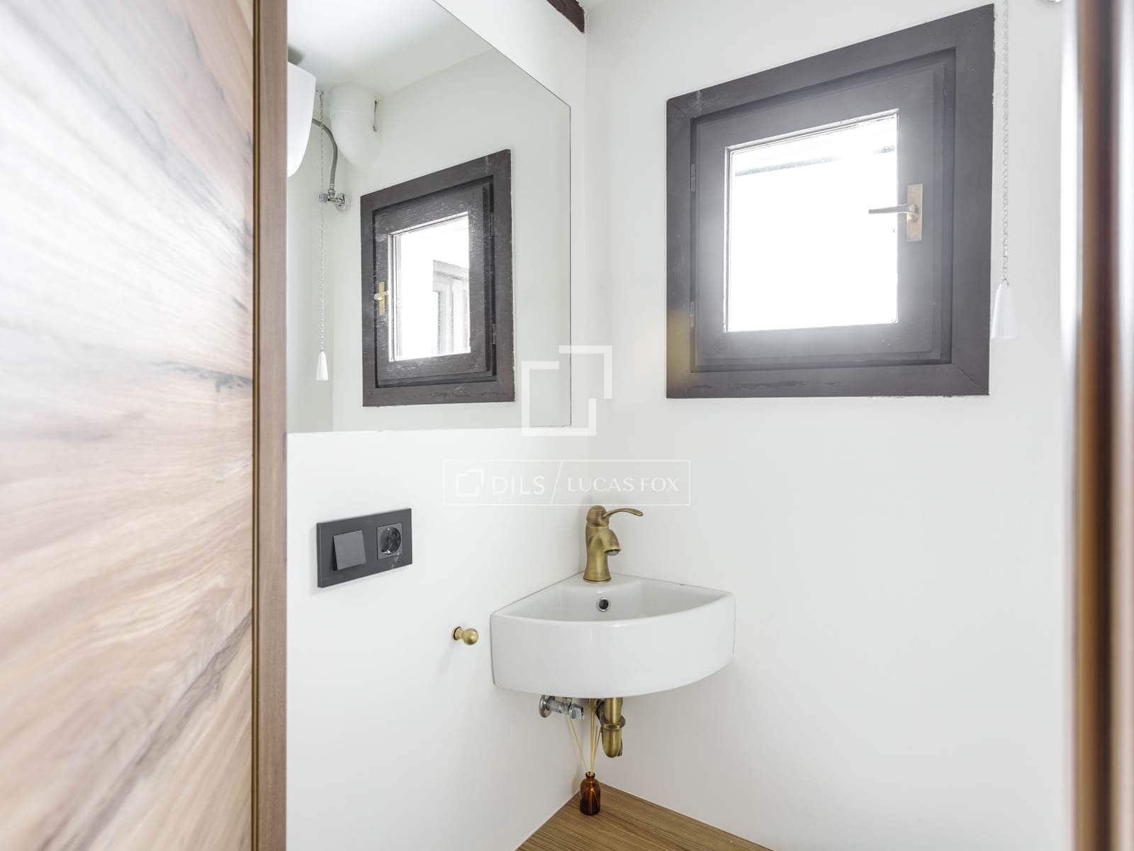 2 slaapkamer Appartement te huur in Madrid stad - € 2.600 (Ref: 9975914)