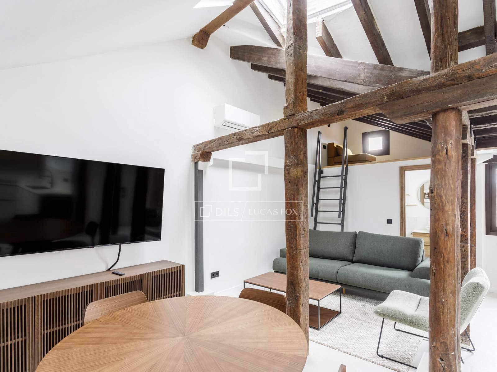 2 slaapkamer Appartement te huur in Madrid stad - € 2.600 (Ref: 9975914)