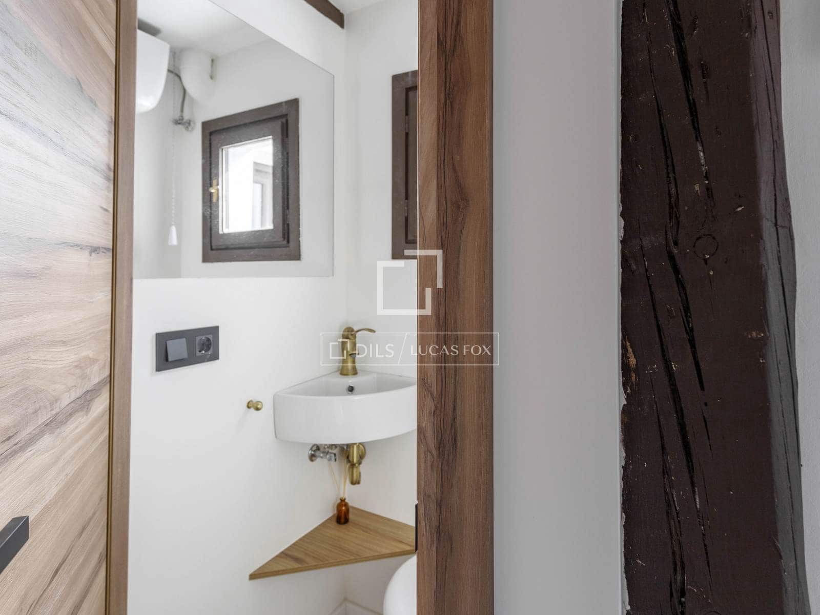 2 slaapkamer Appartement te huur in Madrid stad - € 2.600 (Ref: 9975914)