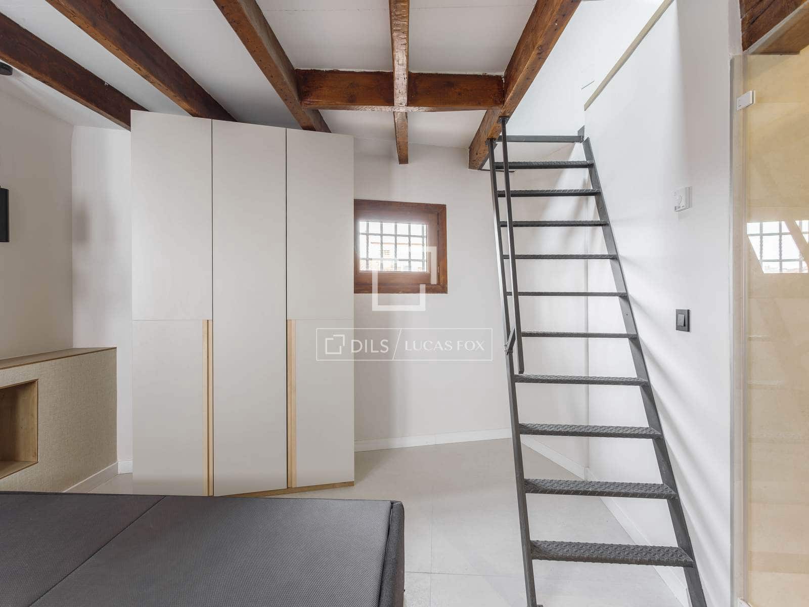 2 slaapkamer Appartement te huur in Madrid stad - € 2.600 (Ref: 9975914)