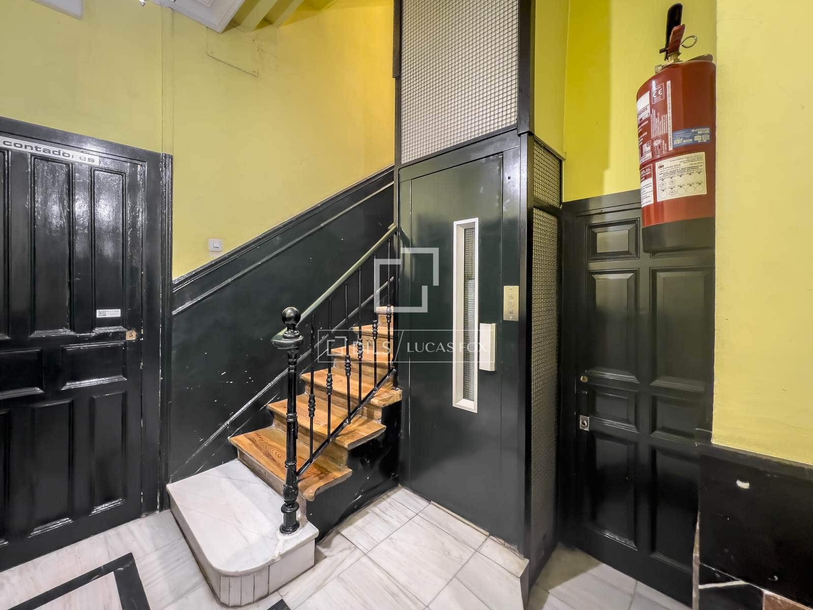 2 slaapkamer Appartement te huur in Madrid stad - € 2.600 (Ref: 9975914)