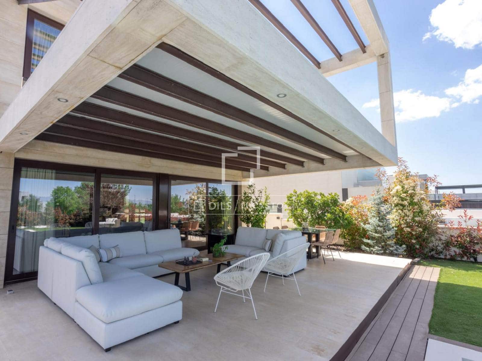 5 bedroom Finca/Country House for rent in Majadahonda with pool garage - € 8,500 (Ref: 9976394)