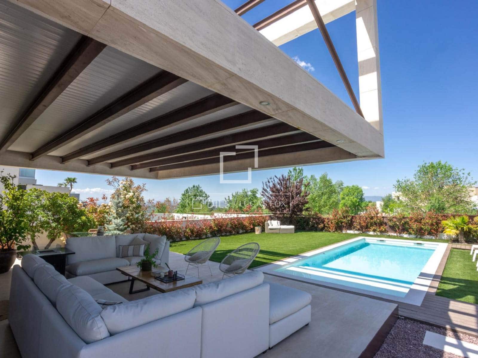 5 bedroom Finca/Country House for rent in Majadahonda with pool garage - € 8,500 (Ref: 9976394)