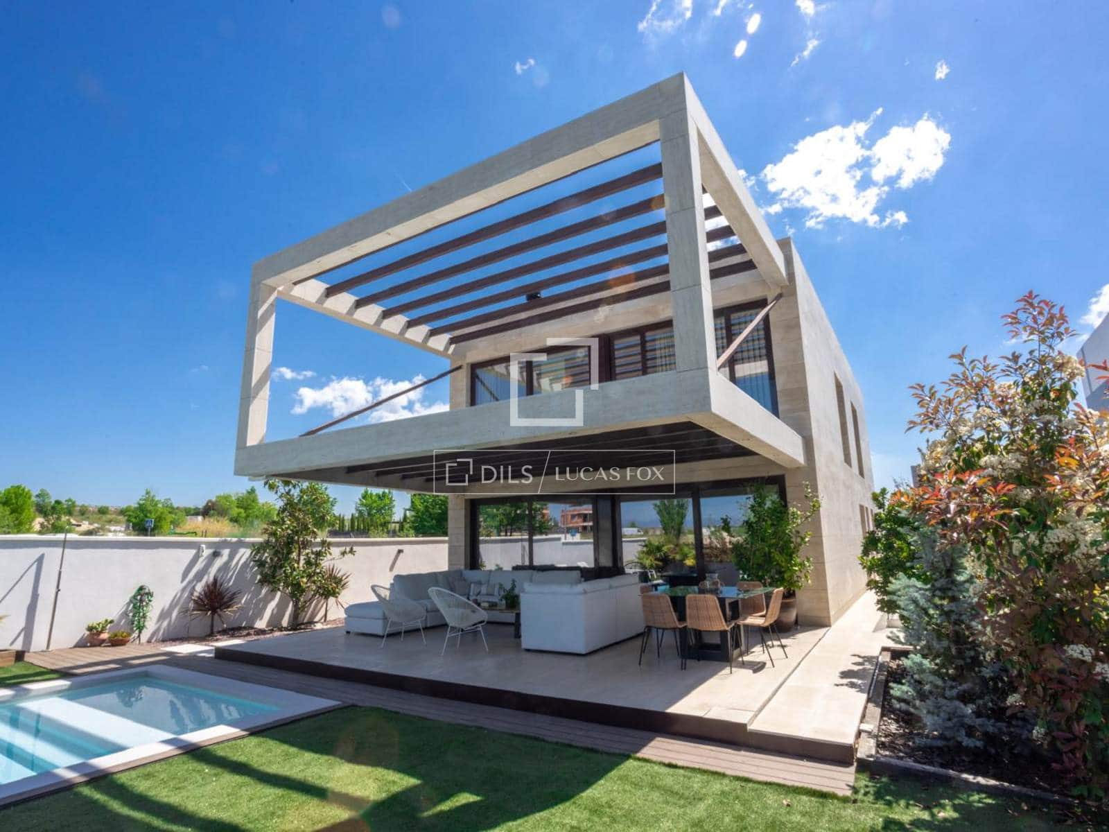 5 bedroom Finca/Country House for rent in Majadahonda with pool garage - € 8,500 (Ref: 9976394)
