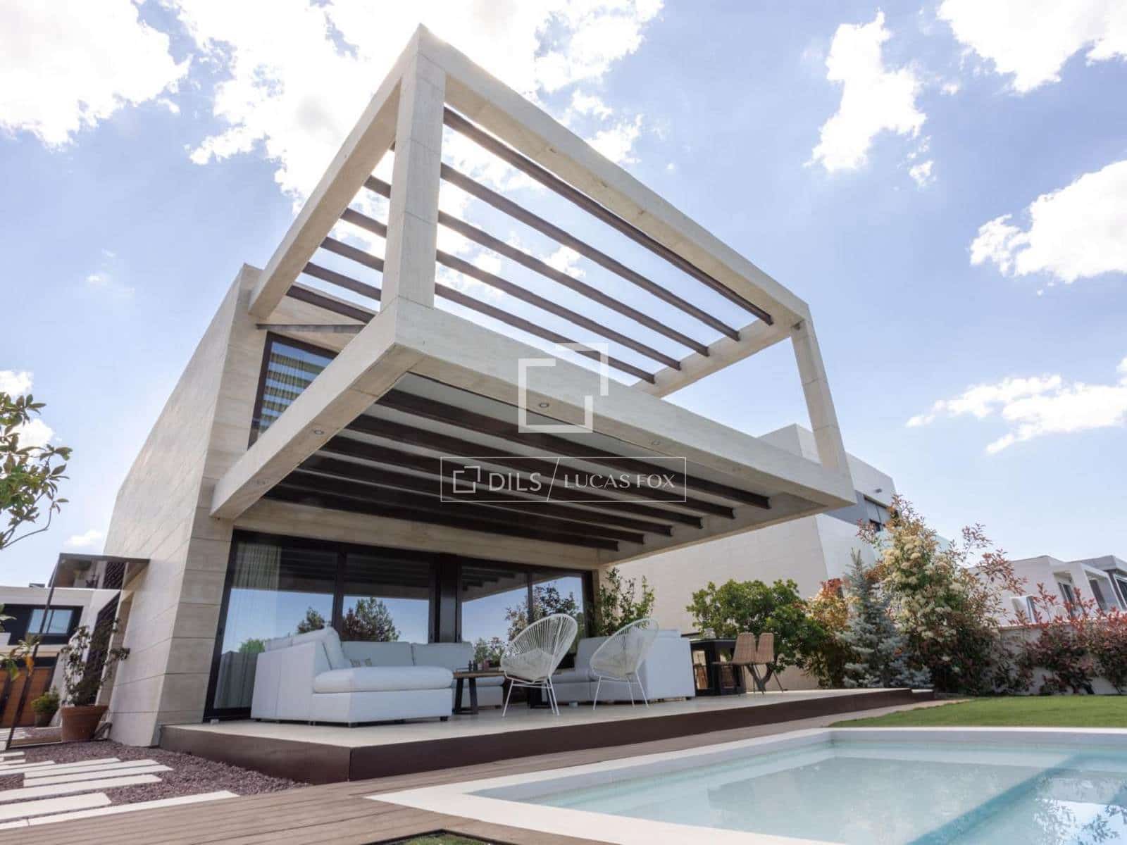 5 bedroom Finca/Country House for rent in Majadahonda with pool garage - € 8,500 (Ref: 9976394)