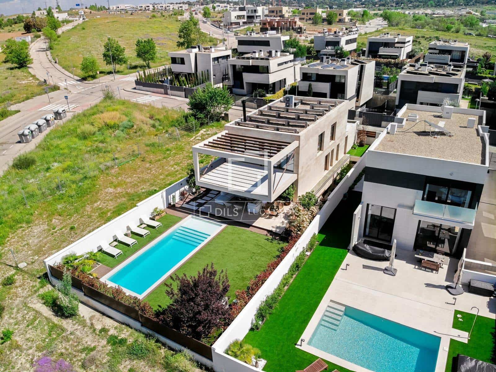 5 bedroom Finca/Country House for rent in Majadahonda with pool garage - € 8,500 (Ref: 9976394)