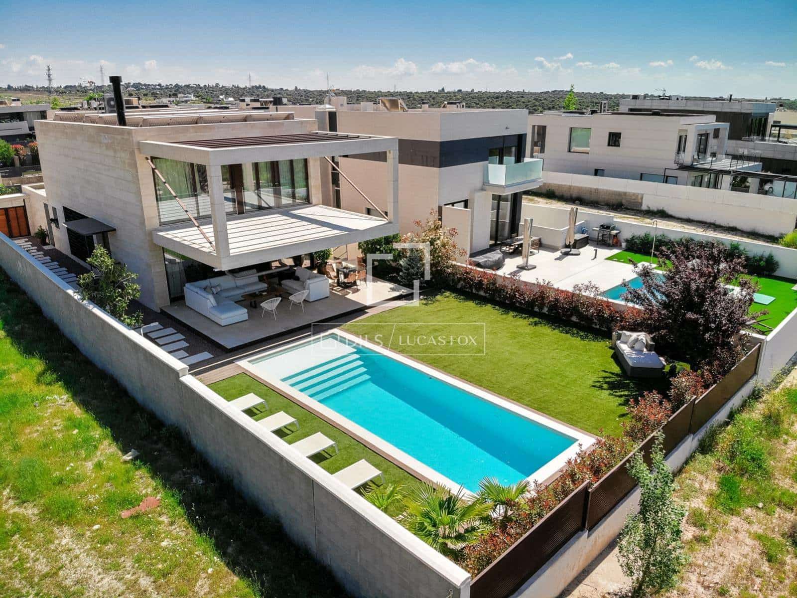 5 bedroom Finca/Country House for rent in Majadahonda with pool garage - € 8,500 (Ref: 9976394)